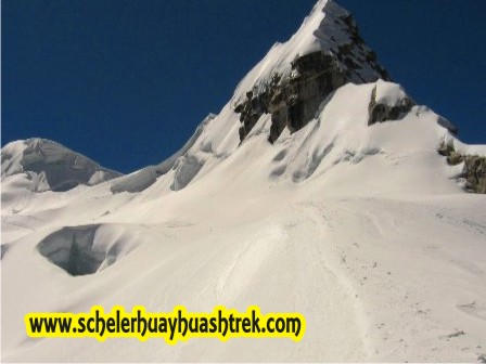 Nevado Vallunaraju Sur